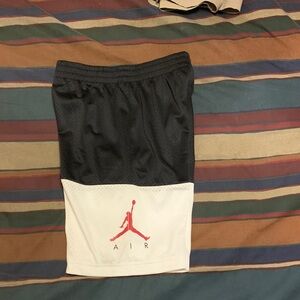 Nike Air Jordan Black and White Basketball Shorts Boys Large NWT